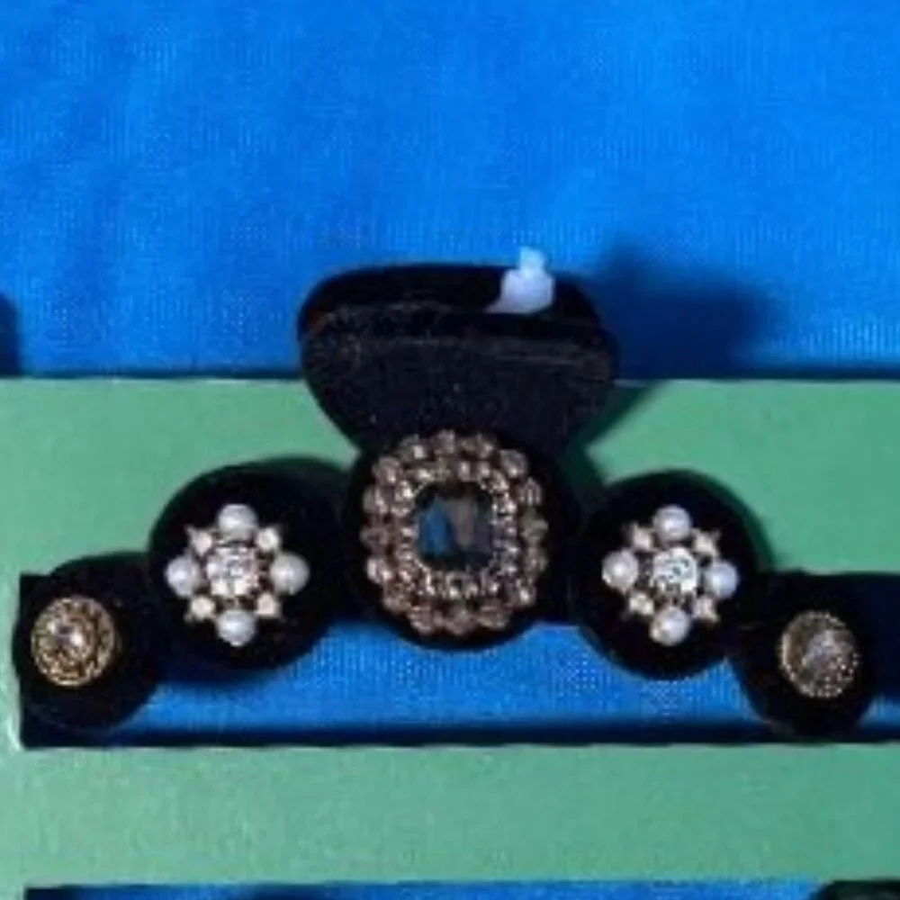 NEW GORGEOUS 2 PK GREEN & BLACK HAIR CLIPS W/ JEWEL / GEMSTONE PEARL TYPE BLING